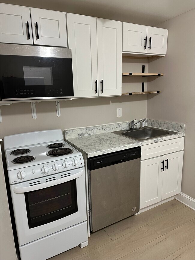 Kitchen area - 120 Chappell Rd SW