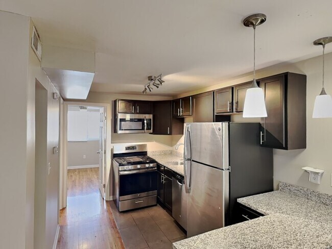 Building Photo - Lantern Square Apartments-B5