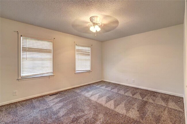 Building Photo - 164 Windermere Cir