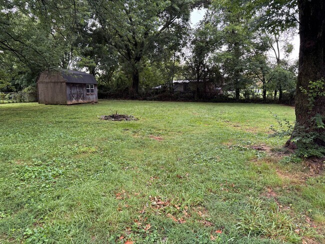 Building Photo - 112 William Dr