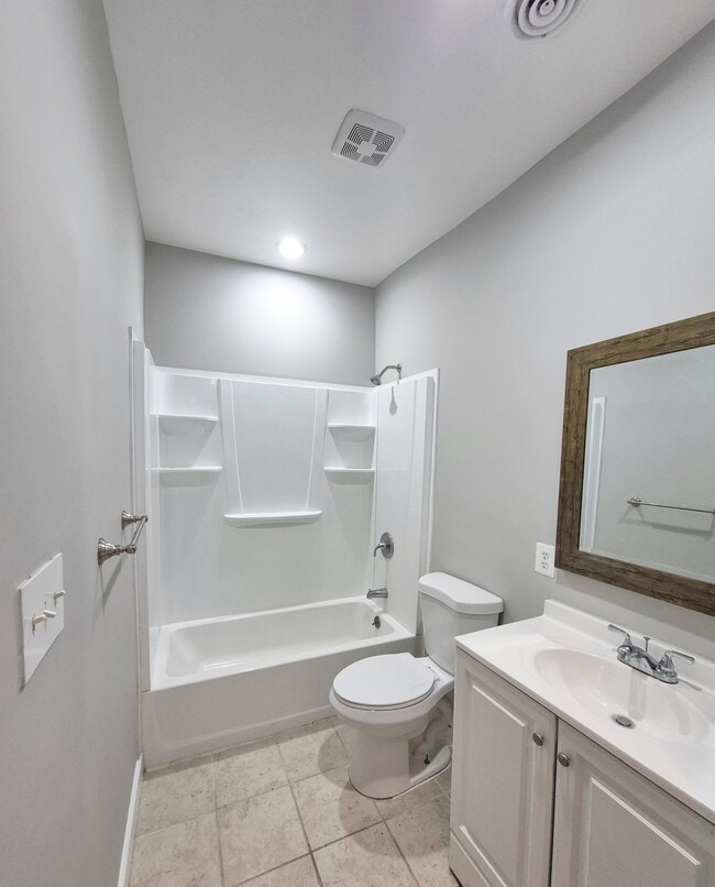 Building Photo - 2820 Q St