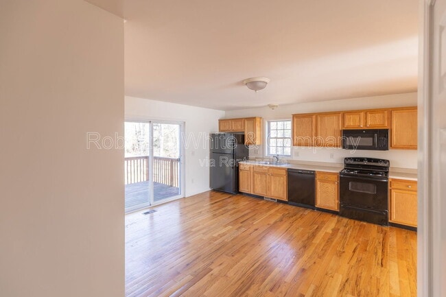 Building Photo - 10 Winthrop Dr