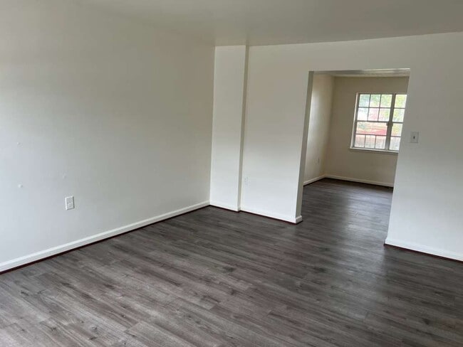 Building Photo - 8202 Tomlinson Ct