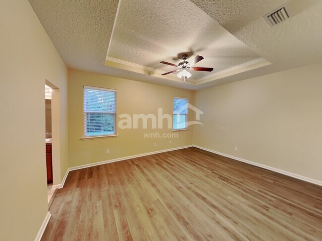 Building Photo - 500 Glendale Ln