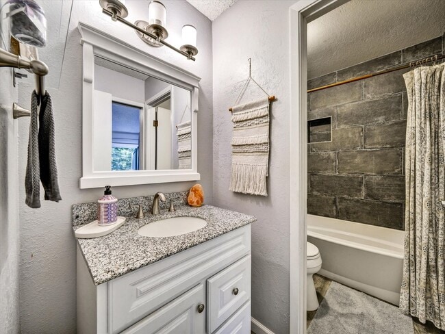 Building Photo - 2bd/1.5 Bathrooms - Sonoma Racquet Club - ...