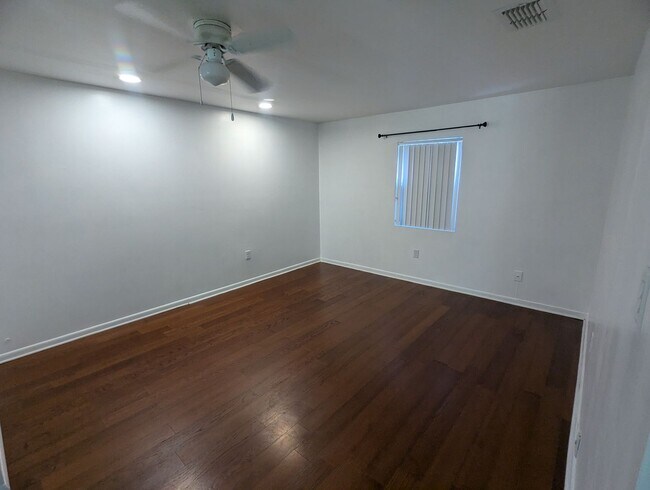 Building Photo - 1521 Normandy Way
