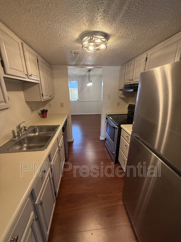 Building Photo - 9904 Whitney Cir
