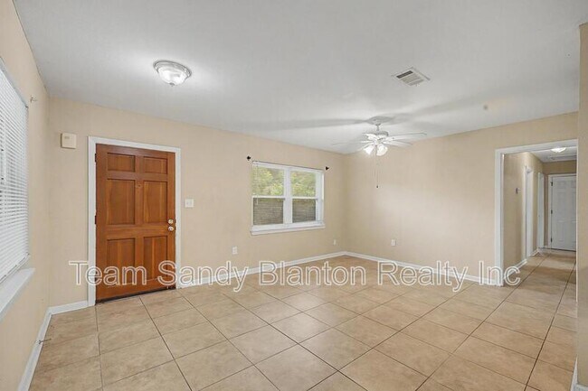 Building Photo - 560 N 72nd Ave