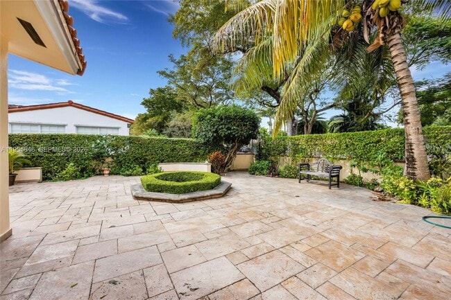 Building Photo - 1240 Ortega Ave