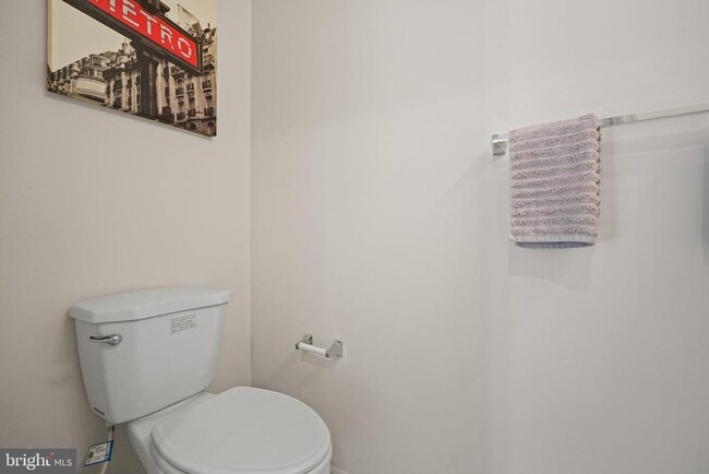 Building Photo - 12 Popes Creek Ln