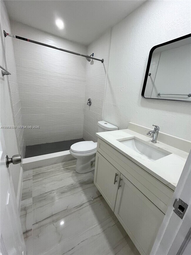 Building Photo - 8011 NW 44th Ct