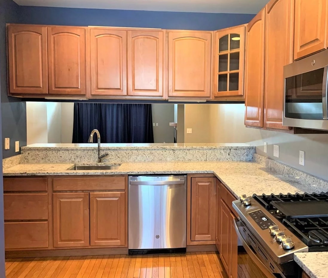 Building Photo - 2550 Cleinview Ave