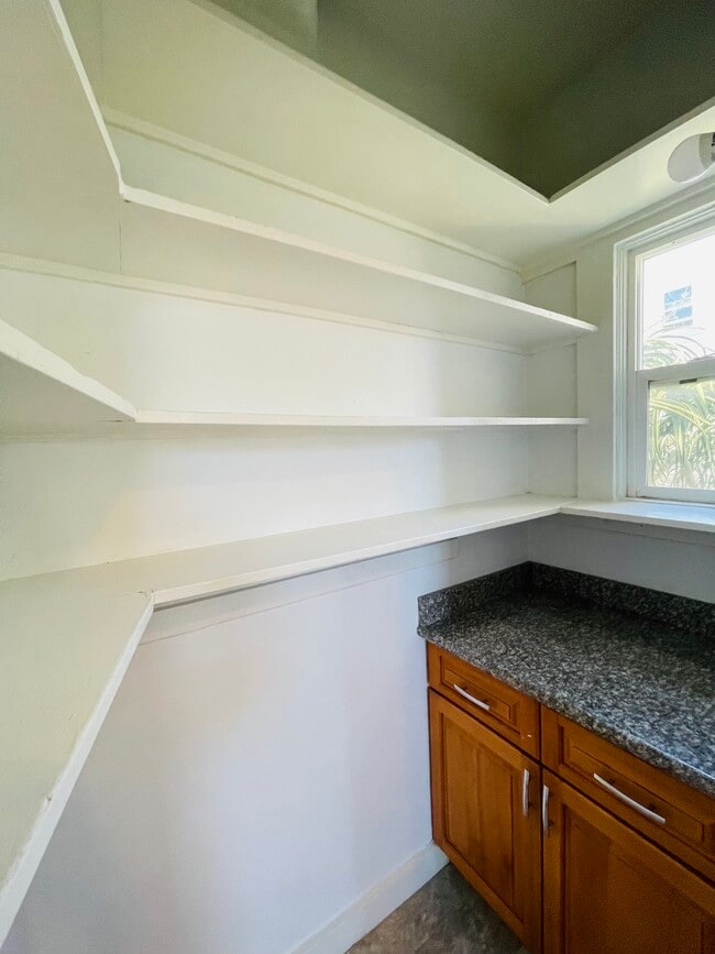 Building Photo - 2632 Post St