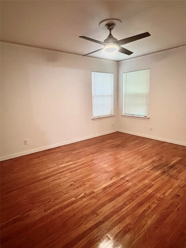 Building Photo - 4057 Woodfox St