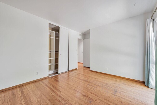 Building Photo - 939 Poplar Ave