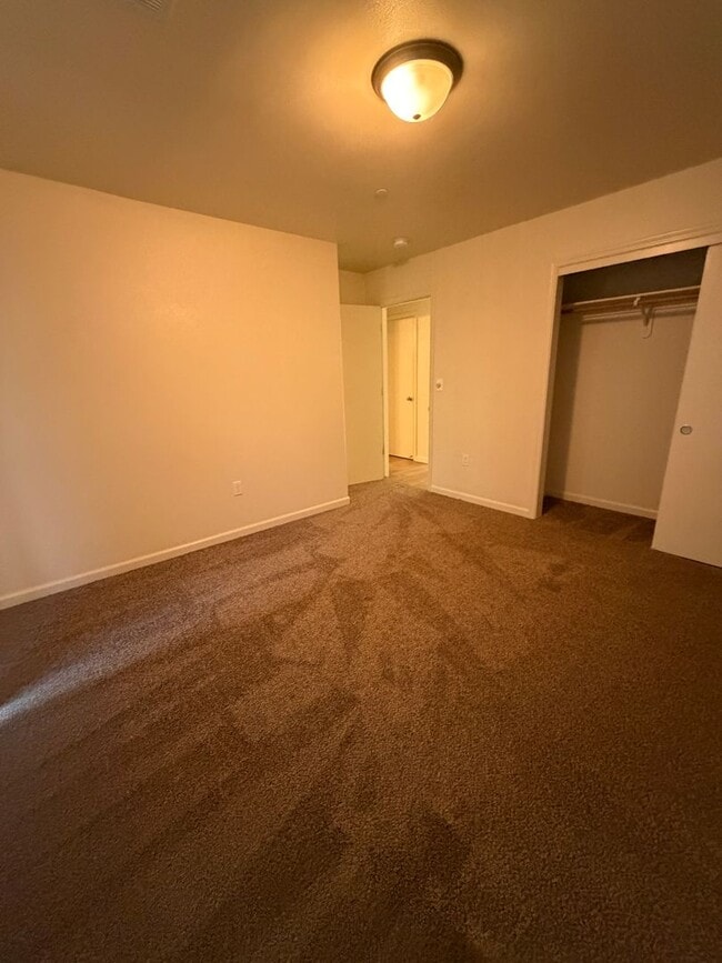Building Photo - 3050 Bright St
