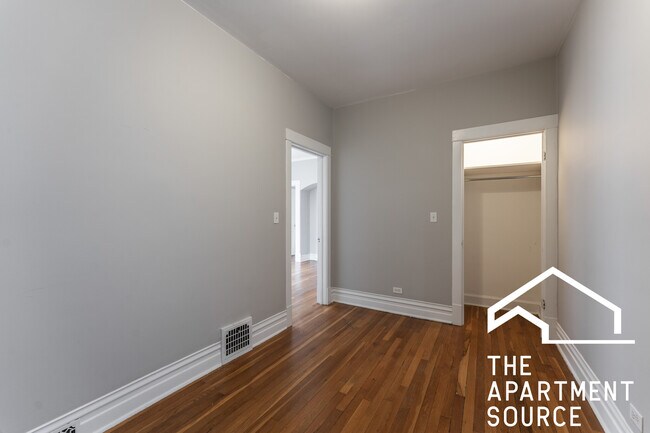 Bedroom - 1009 S Ridgeland Ave