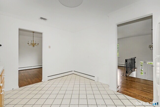 Building Photo - 11 Lycett Ct
