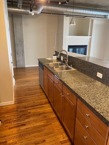 Building Photo - 7219 Starboard Dr