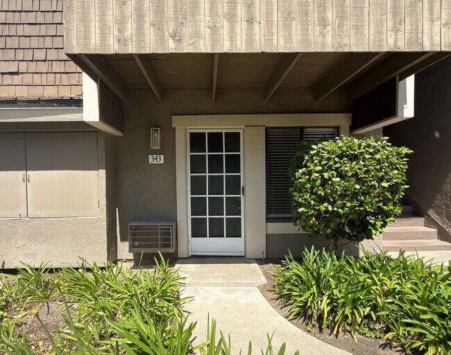 Building Photo - IRVINE 1 BED, 1 BATH CONDO- $2,575 ("THE SPRINGS" COMMUNITY)