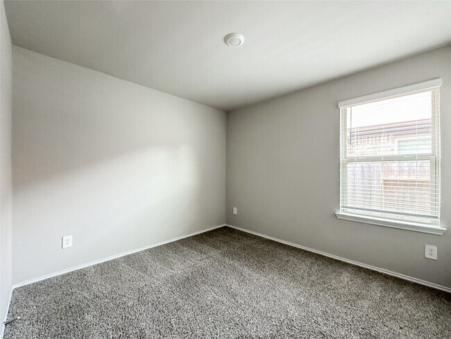 Building Photo - 40507 Birch Shadows Ct