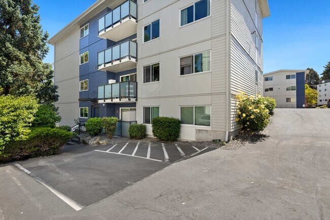 Building Photo - 3711 26th Pl W