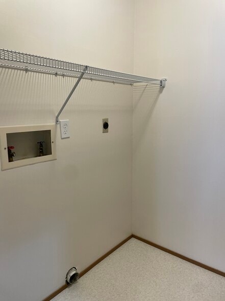 Laundry Room with Hook-ups - 2725 Burgundy Dr