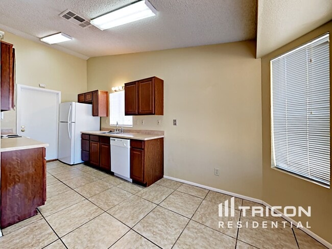 Building Photo - 8519 N 55th Ave