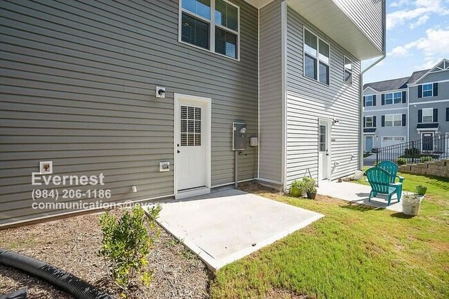 Building Photo - 3003 Soft Breeze Dr