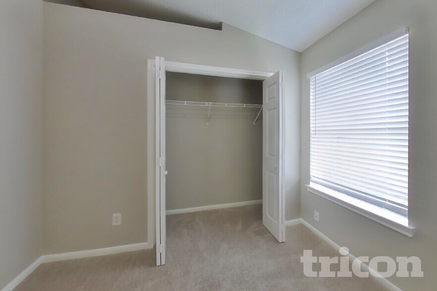 Building Photo - 3215 Boynton Dr