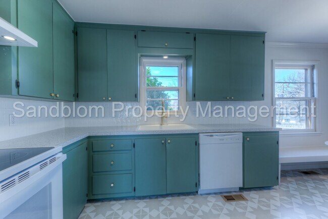 Building Photo - For Lease | Midtown Tulsa | Available Now!