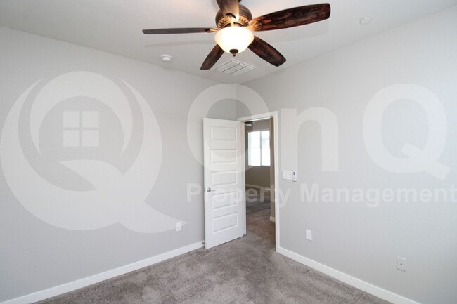 Building Photo - 2736 S Cavalier Dr