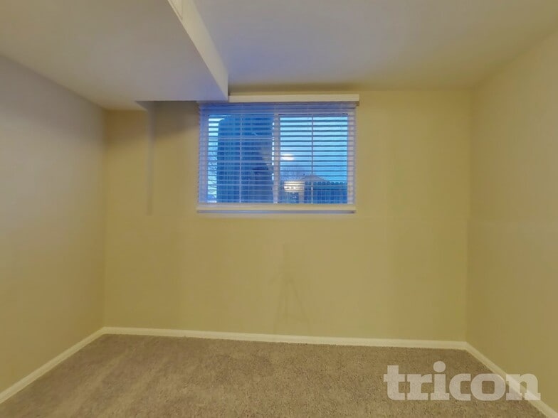 Building Photo - 308 N 46th Ave