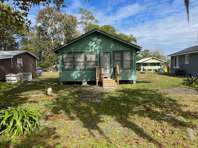 Building Photo - 250 Vernis Ave