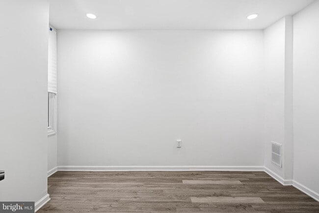 Building Photo - 5540 Harmer St