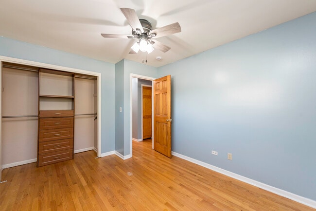 Building Photo - 18225 W Lindenwood Dr