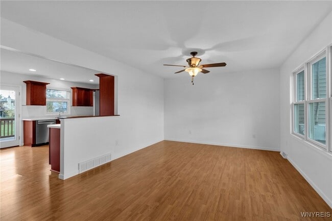 Building Photo - 940 Reserve Rd