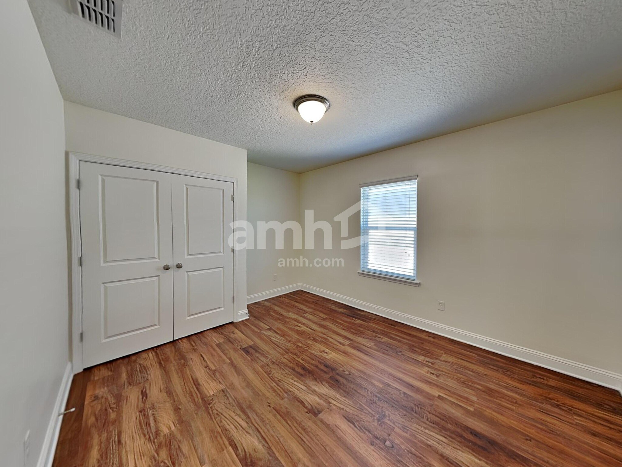 Building Photo - 3278 Roundabout Dr