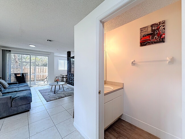 Building Photo - 4702 NW 59th Manor