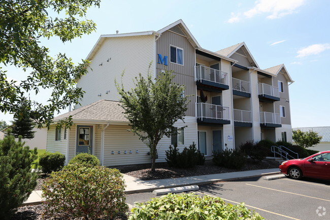 Building Exterior - Emerald Downs