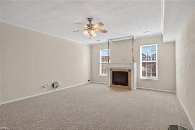 Building Photo - Immaculate Townhome in Camellia Gardens!