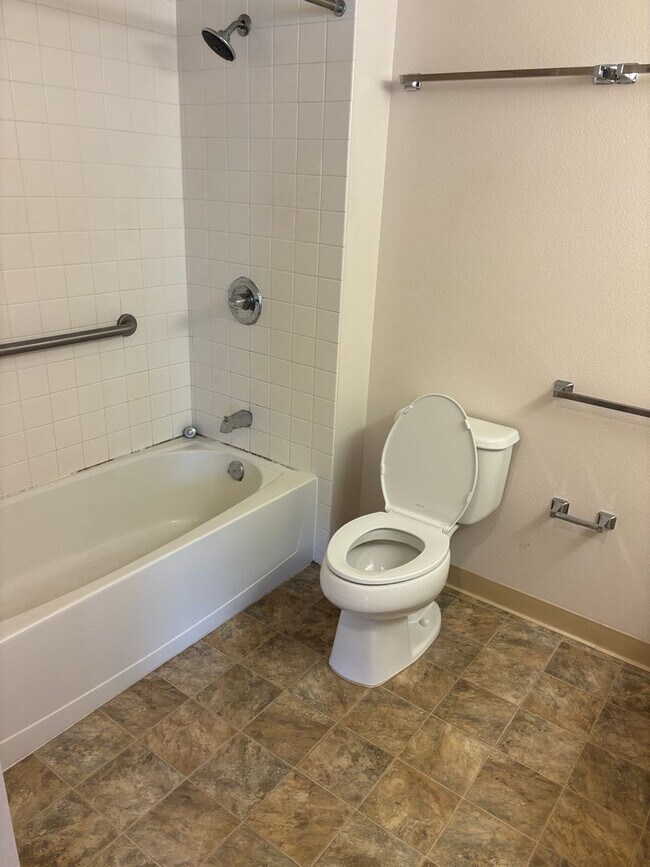 Building Photo - 801 South St