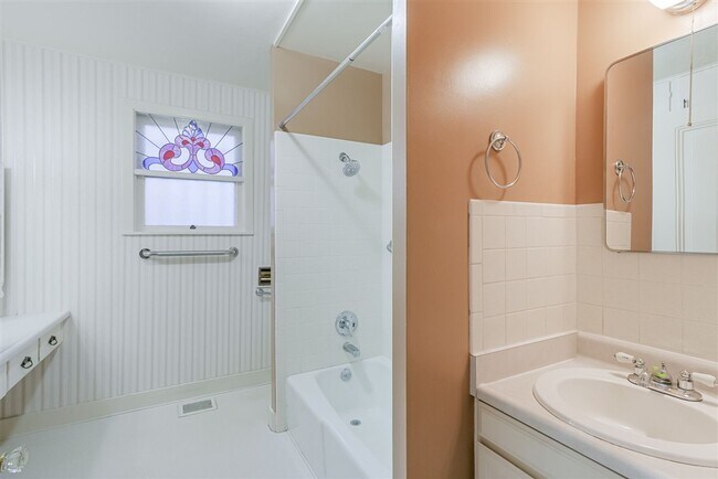 Building Photo - Historic Mount Vernon 4x1.5 Home Steps from Downtown Prescott