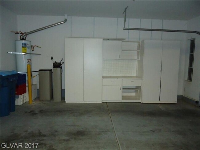 Building Photo - Freshly Remodeled 3 bed in SW