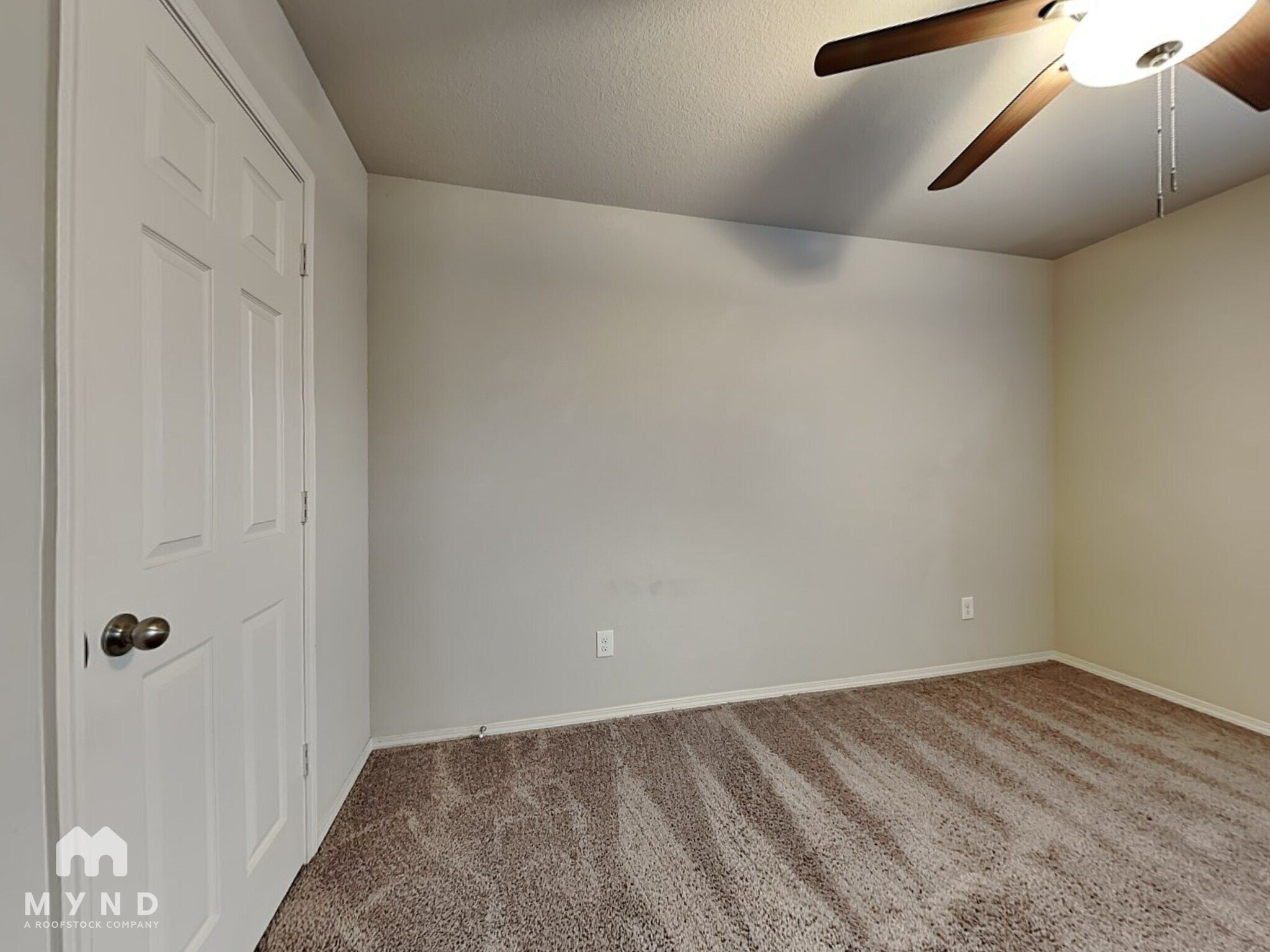 Building Photo - 940 Pinehurst Loop