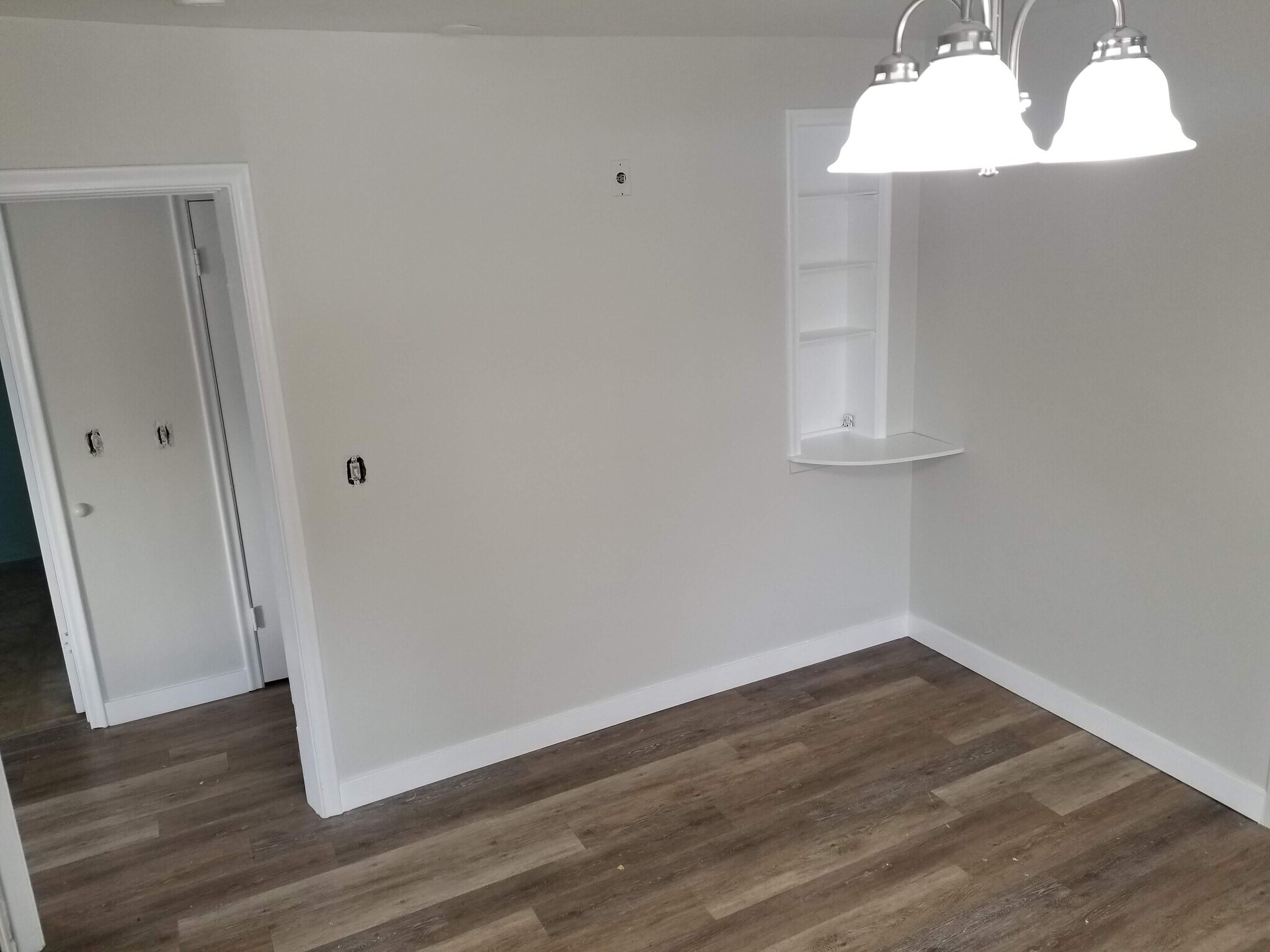 Large bright kitchen - 170 N Harrison Blvd Main