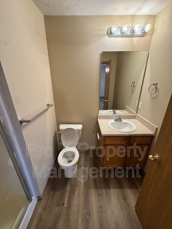 Building Photo - 2123 Southfork Dr