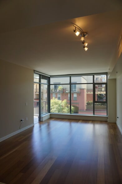 Building Photo - 1441 9th Ave