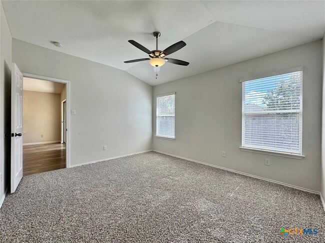 Building Photo - 916 Gentry Dr