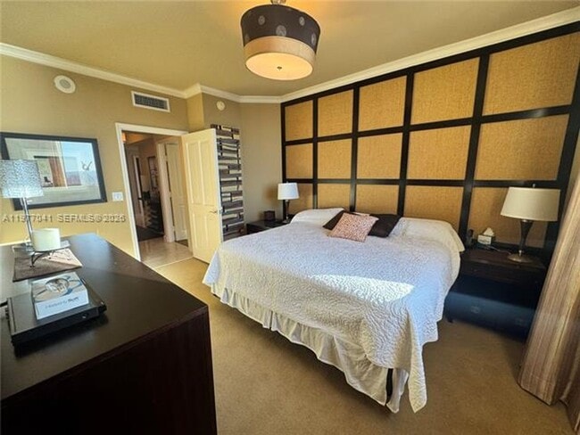 Building Photo - 17875 Collins Ave